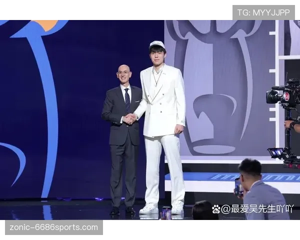杨瀚森内线强攻能力提升显著 对比上赛季篮板和得分均有增长 杨瀚森内线强攻能力提升显著 对比上赛季篮板和得分均有增长